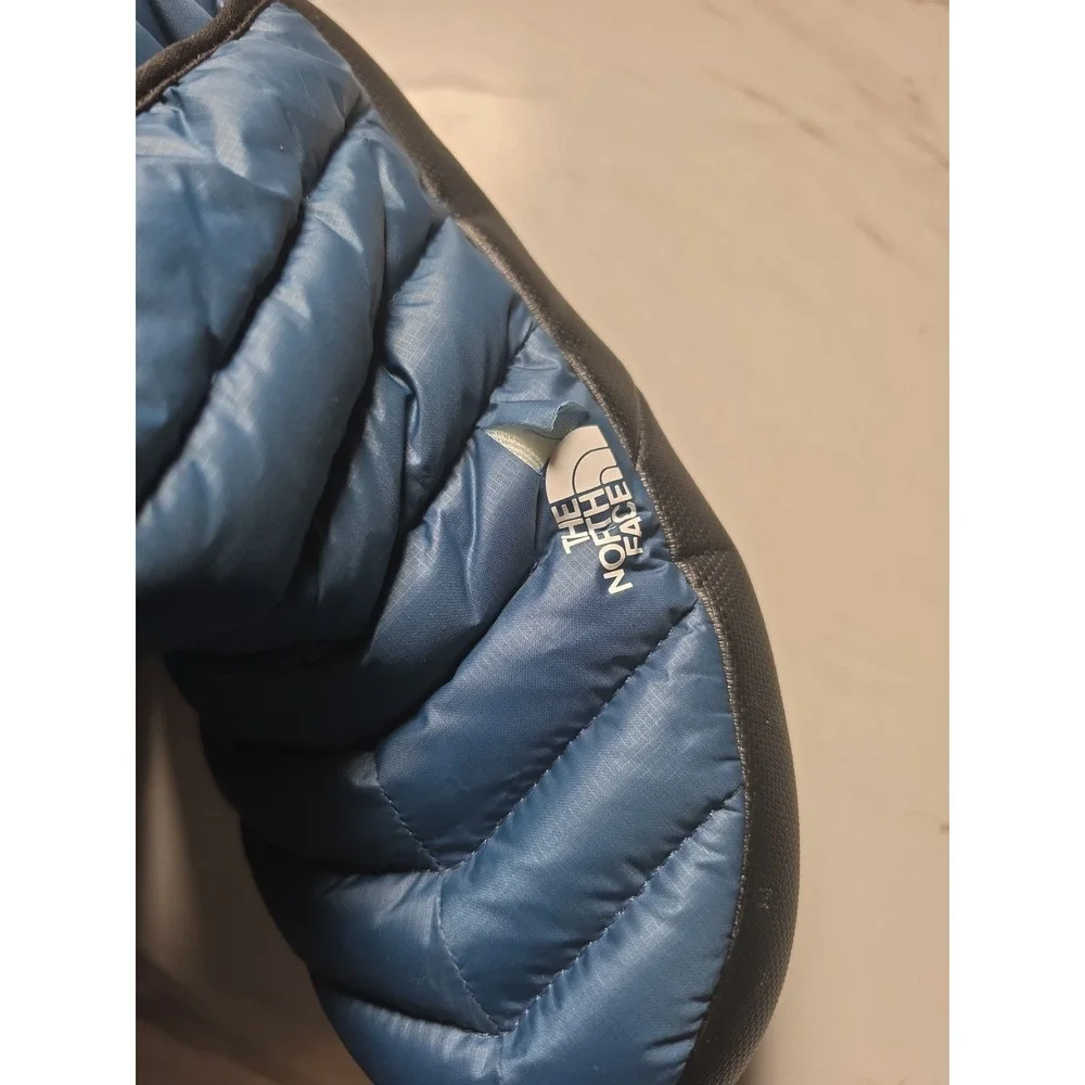 Size 7 The North Face Men's Pull-On Lined Snow Boots Blue/Black Logo